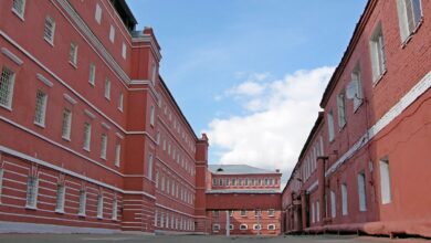 «Тепло, уютно, решётки симпатичные»: прокуратура проверила Владимирский централ