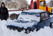 Машины, оставленные под снегом, становятся лёгкой добычей жуликов