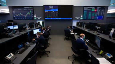 Доллар вернулся на Мосбиржу, но без самих долларов