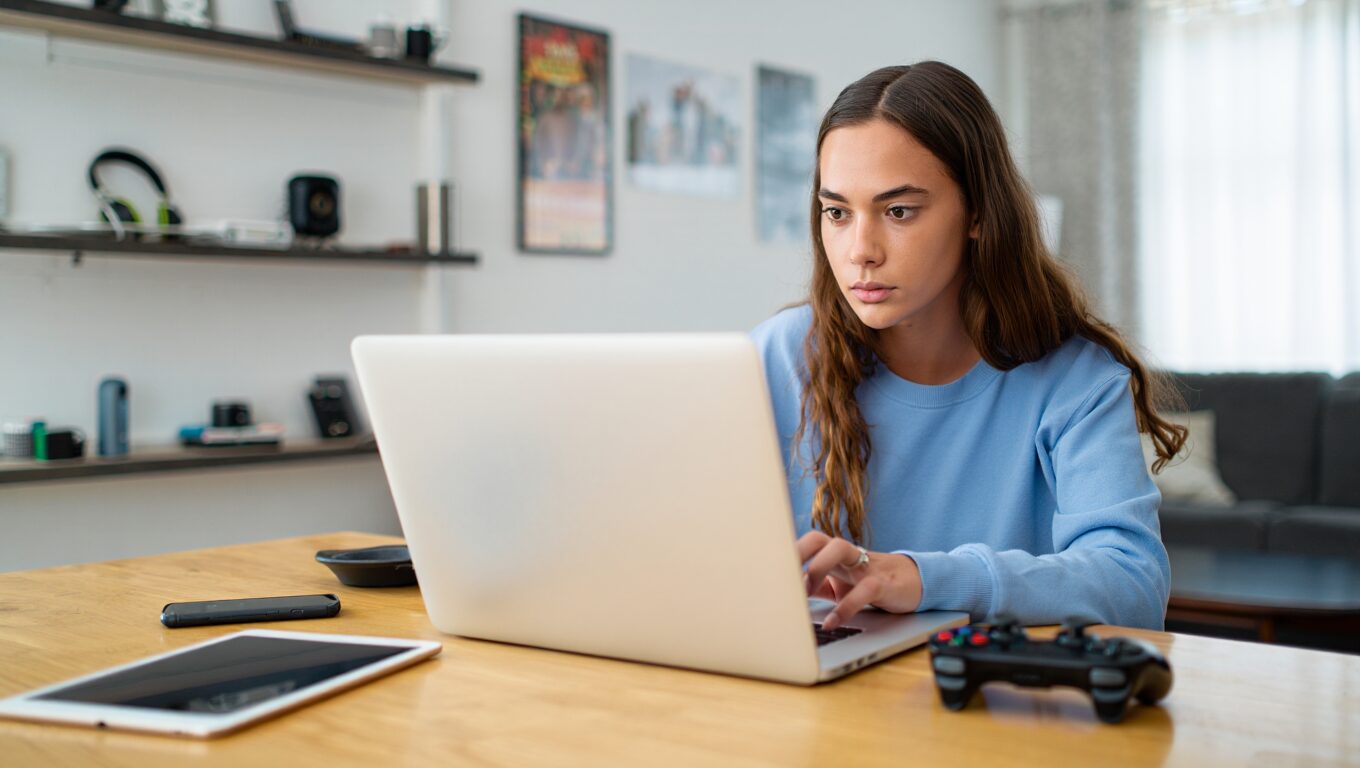 iPhone 17 и PlayStation 5: россиянки намекают, а мужчины считают сдачу